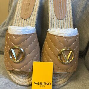 Mario Valentino Clavel Flat Espadrille Sandals in Tan. Sz 40